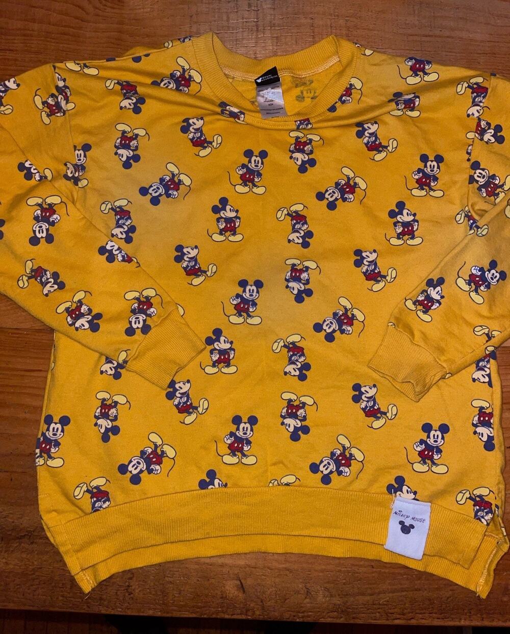 Mickey Mouse Sweater Women's XS/Fit Small Yellow All Over Print Disney Crewneck